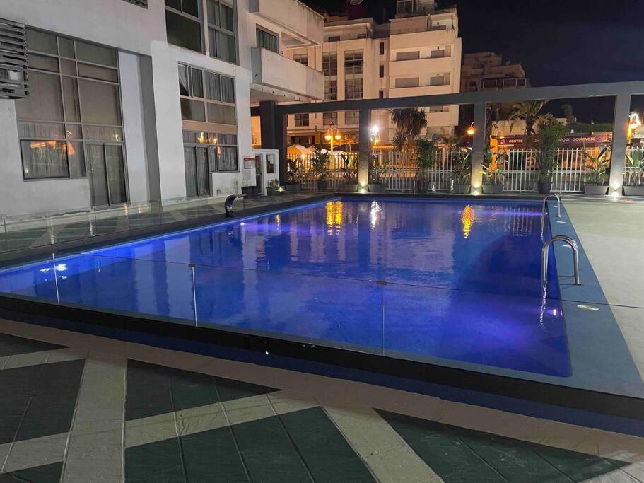 Royale Duplexe Pleine Centre Tanger Apartment Ngoại thất bức ảnh