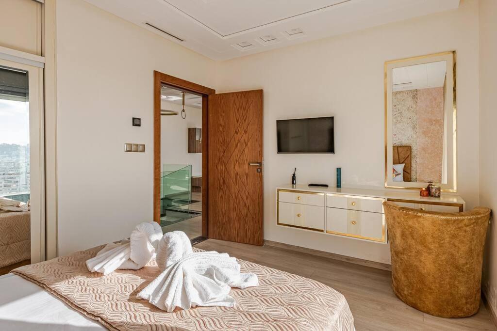 Royale Duplexe Pleine Centre Tanger Apartment Ngoại thất bức ảnh