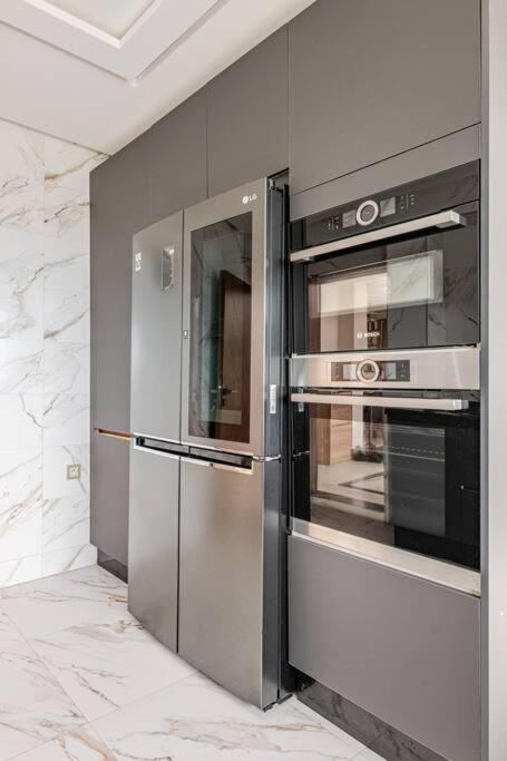 Royale Duplexe Pleine Centre Tanger Apartment Ngoại thất bức ảnh