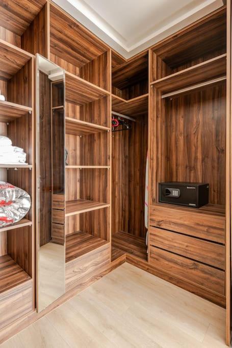 Royale Duplexe Pleine Centre Tanger Apartment Ngoại thất bức ảnh