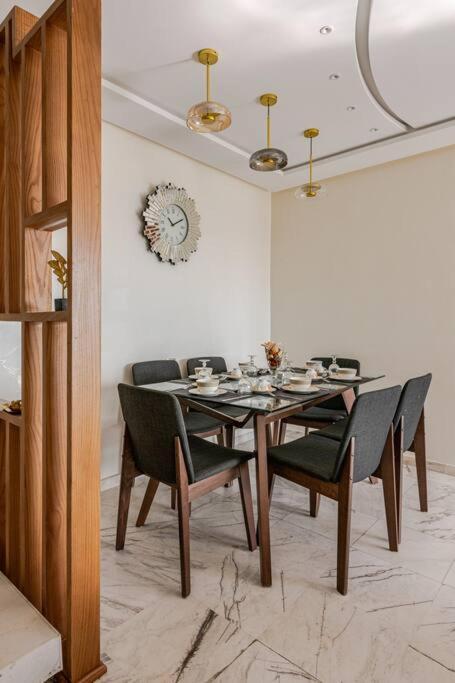 Royale Duplexe Pleine Centre Tanger Apartment Ngoại thất bức ảnh