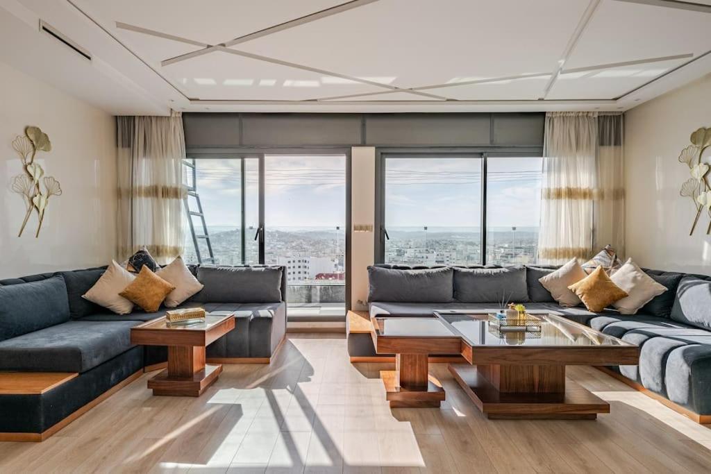 Royale Duplexe Pleine Centre Tanger Apartment Ngoại thất bức ảnh