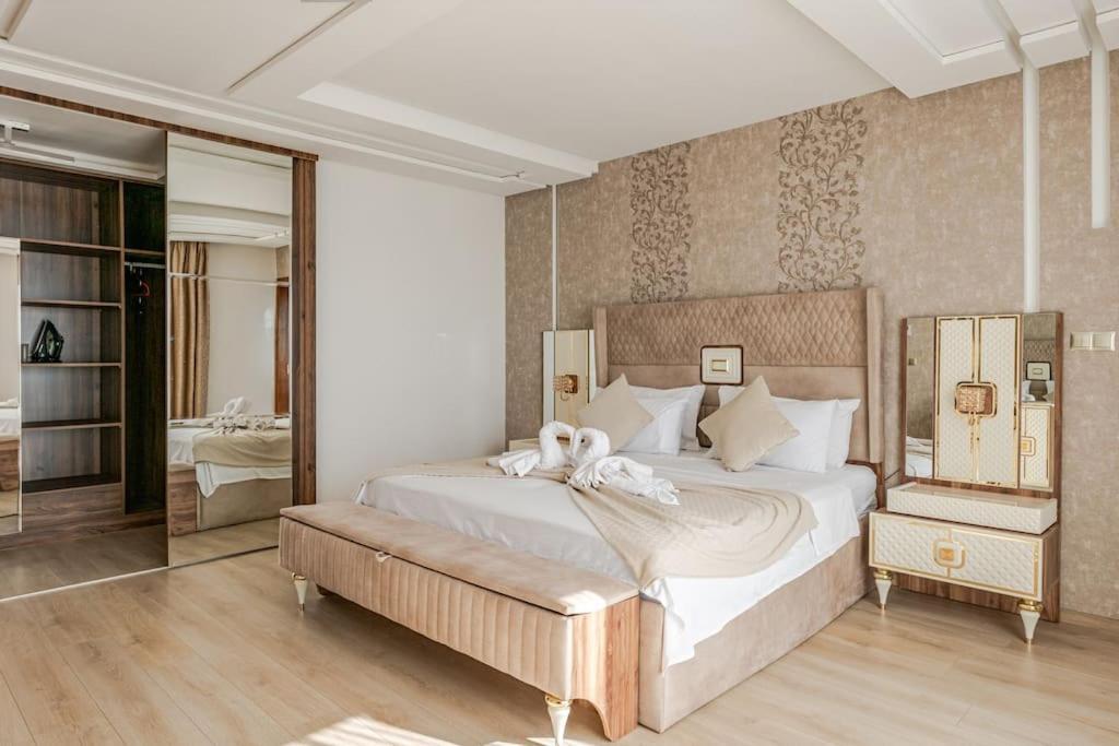 Royale Duplexe Pleine Centre Tanger Apartment Ngoại thất bức ảnh