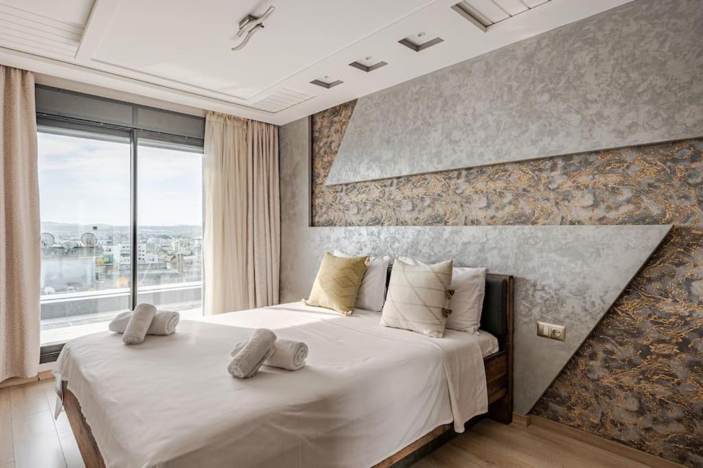 Royale Duplexe Pleine Centre Tanger Apartment Ngoại thất bức ảnh