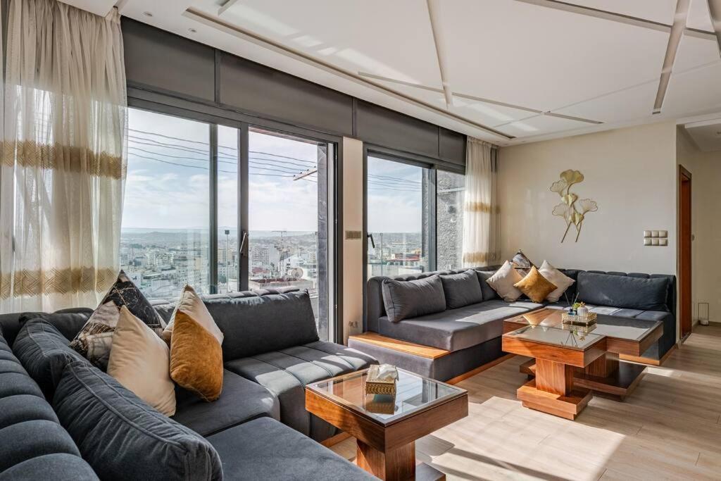 Royale Duplexe Pleine Centre Tanger Apartment Ngoại thất bức ảnh