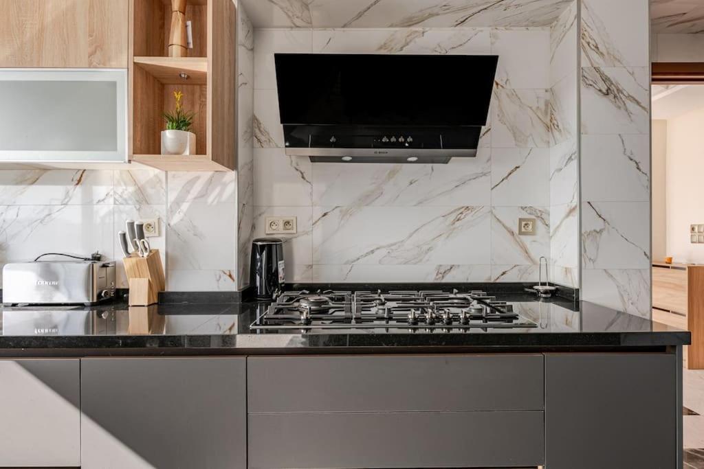 Royale Duplexe Pleine Centre Tanger Apartment Ngoại thất bức ảnh